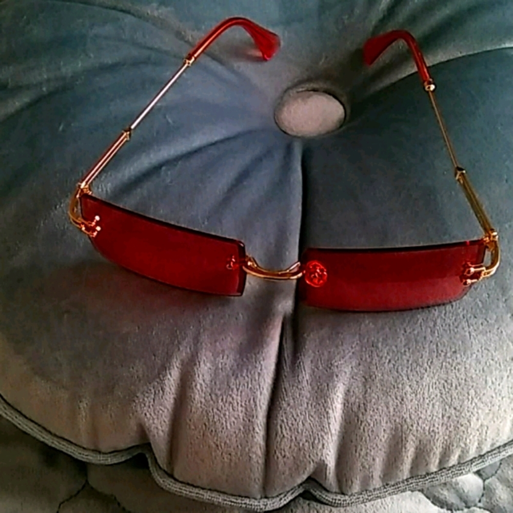 Sunglasses with protective case